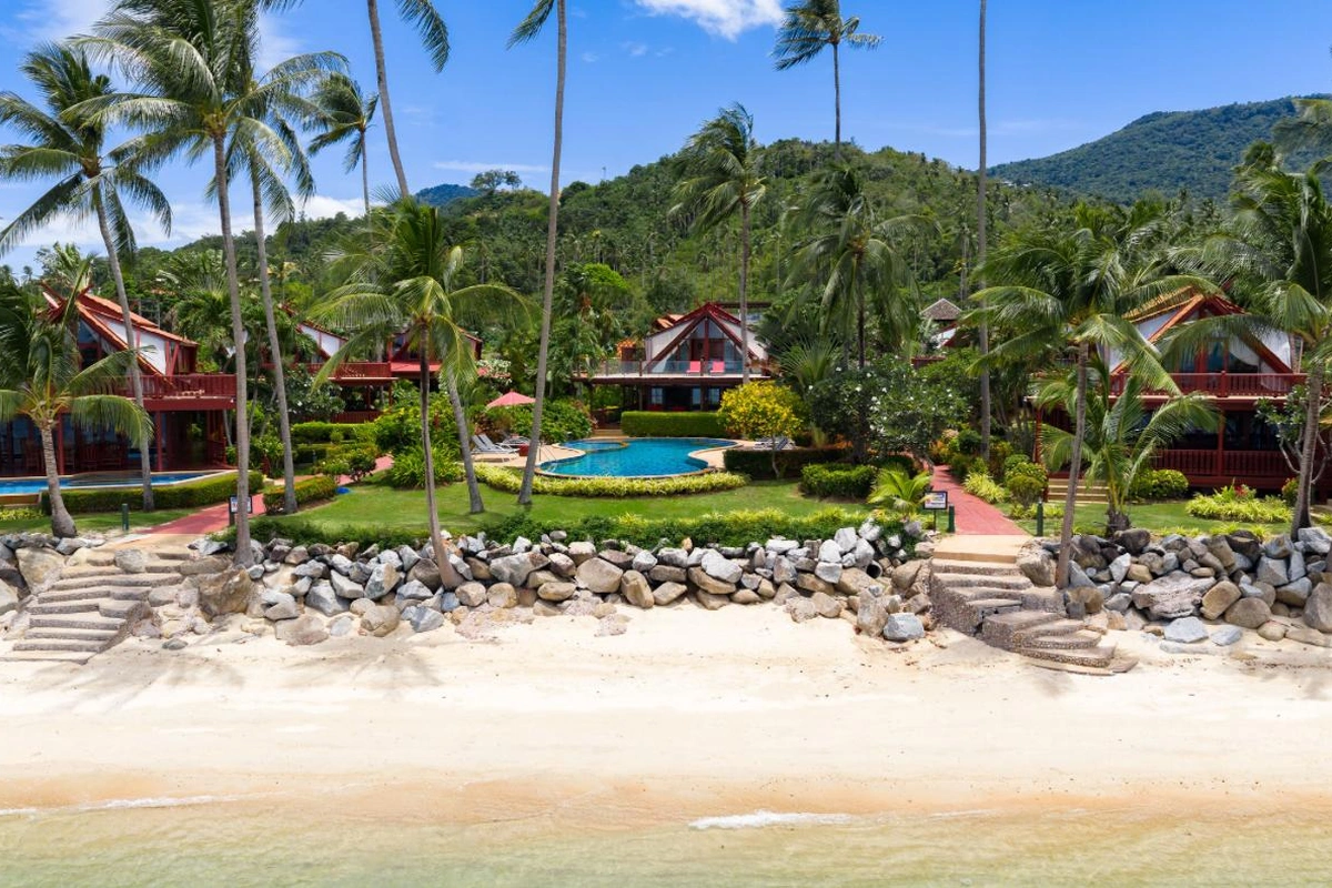 Coconut Paradise Villa - Beach front