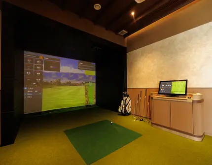 CANVAS Cherngtalay - golf simulator