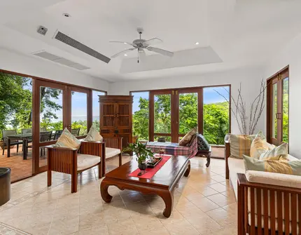 Nakathani Villas - Living area