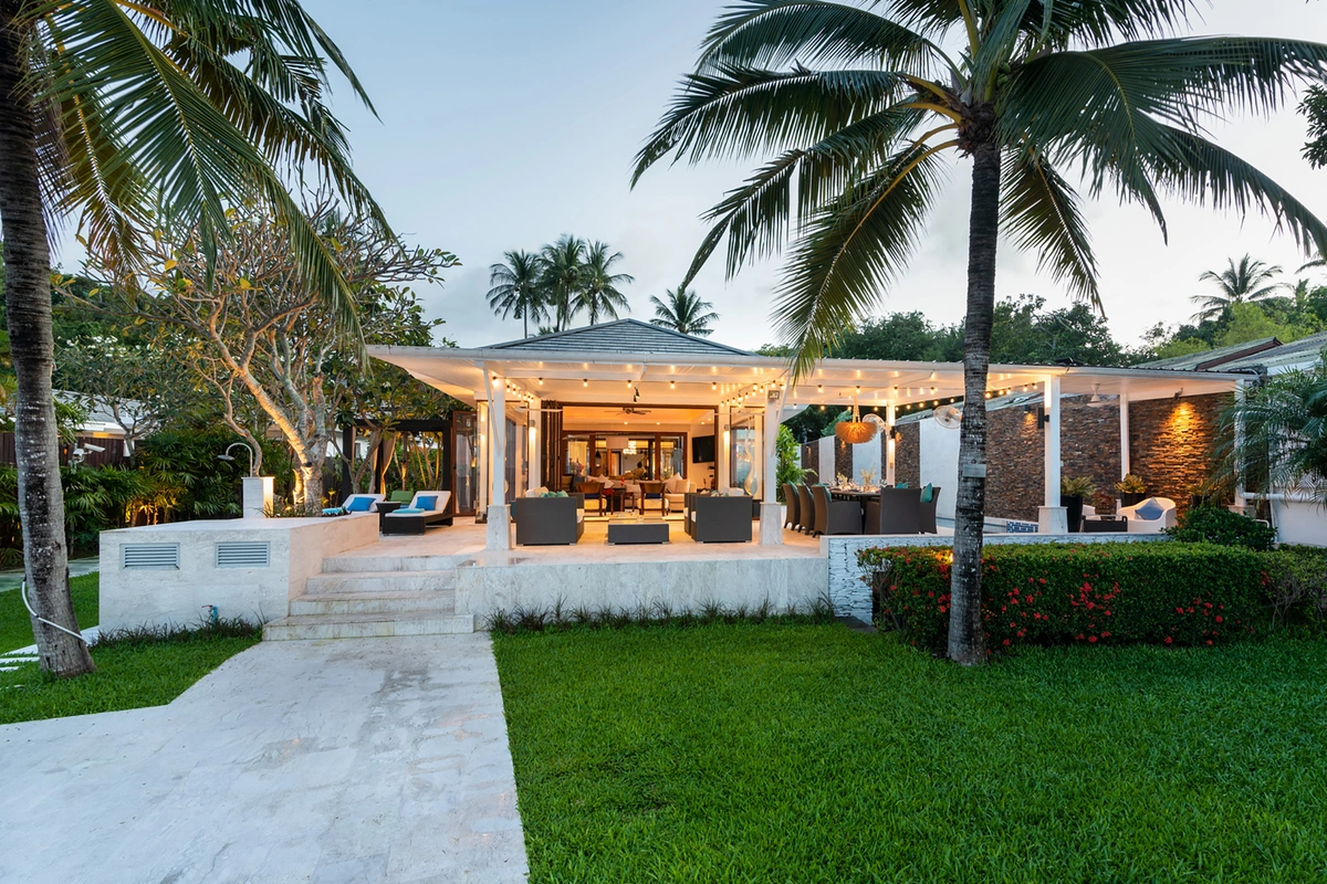 Samui Beachfront Villa Chi - exterior at daytime