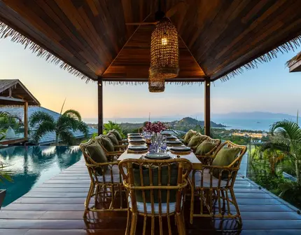 Authentik Villa outdoor dining