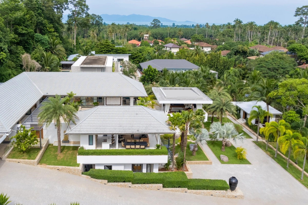 Villa Riverside aerial front
