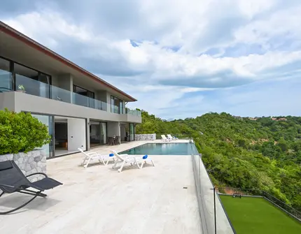Luxury villas on Samui Villa Kelly 6 Bedroom Seaview Pool Villa exterior
